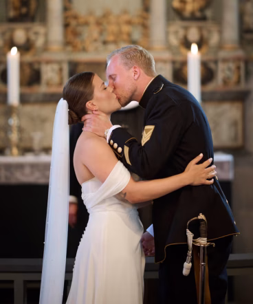 d9cb983d-a390-41ea-a9b8-17361674a5ec d9cb983d-a390-41ea-a9b8-17361674a5ec